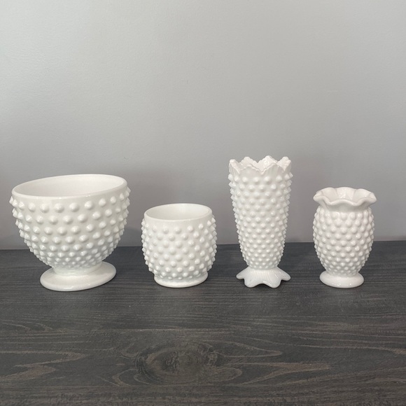 Other - Milk Glass Set